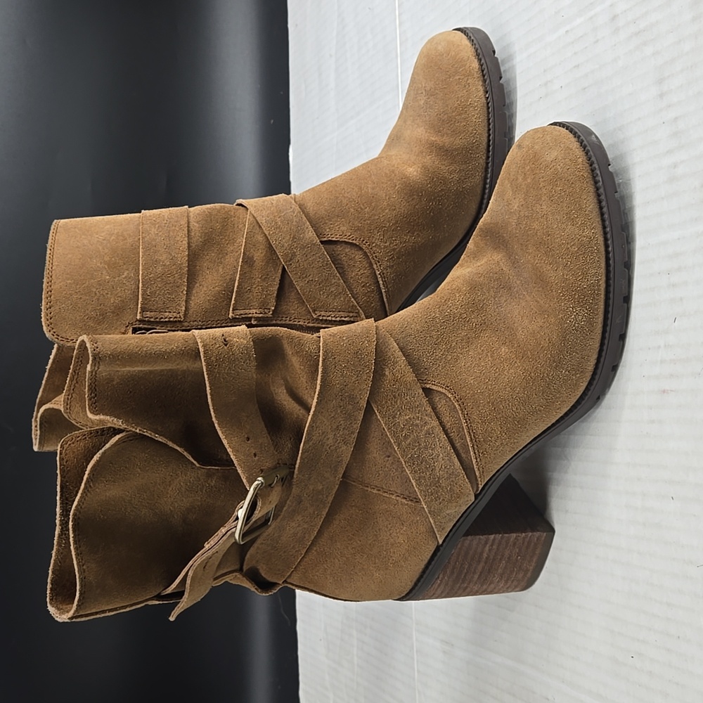 Clarks Artisan Malvet Doris Suede Boot 8.5